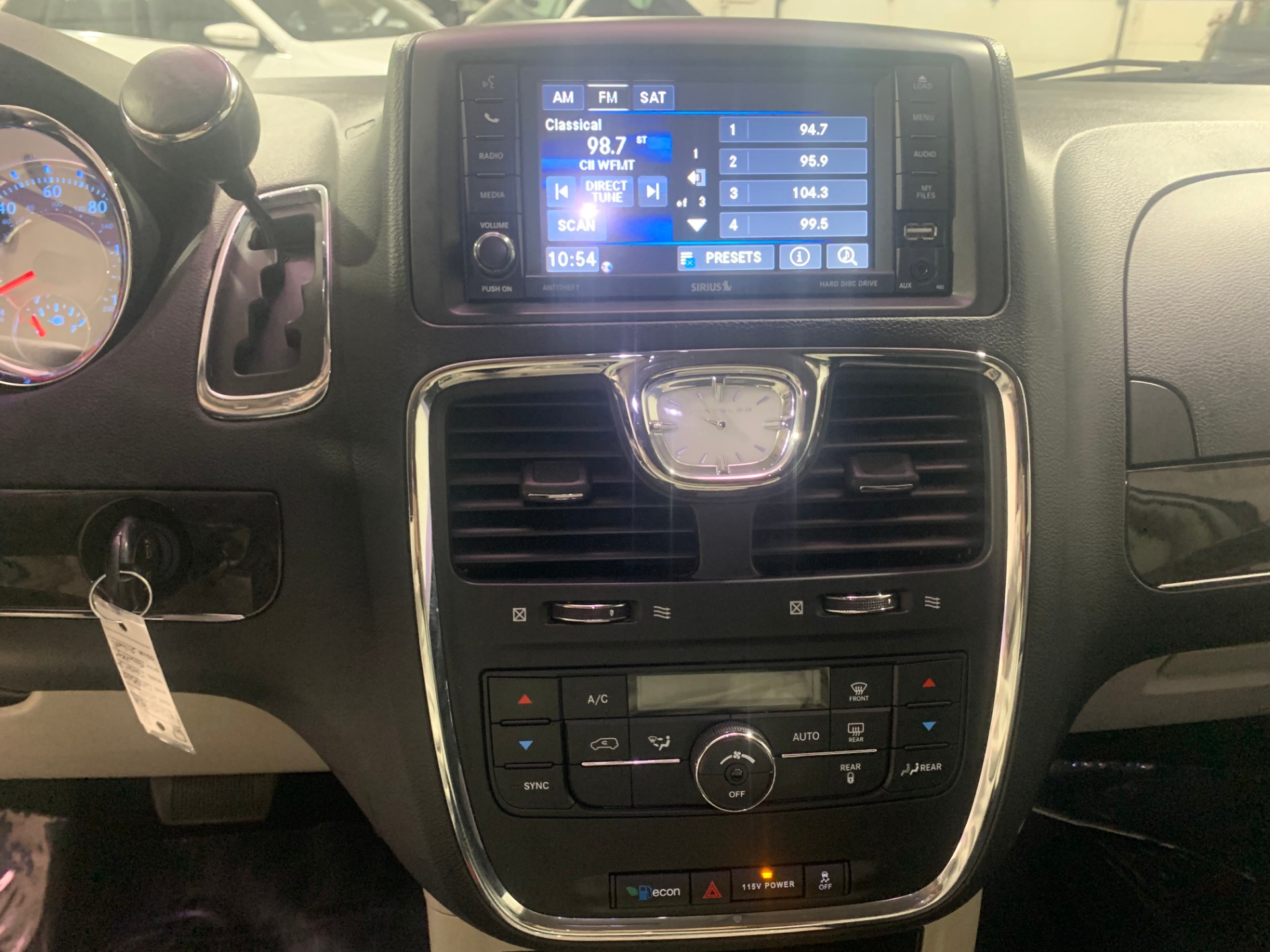 Used-2014-Chrysler-Town-and-Country-Touring