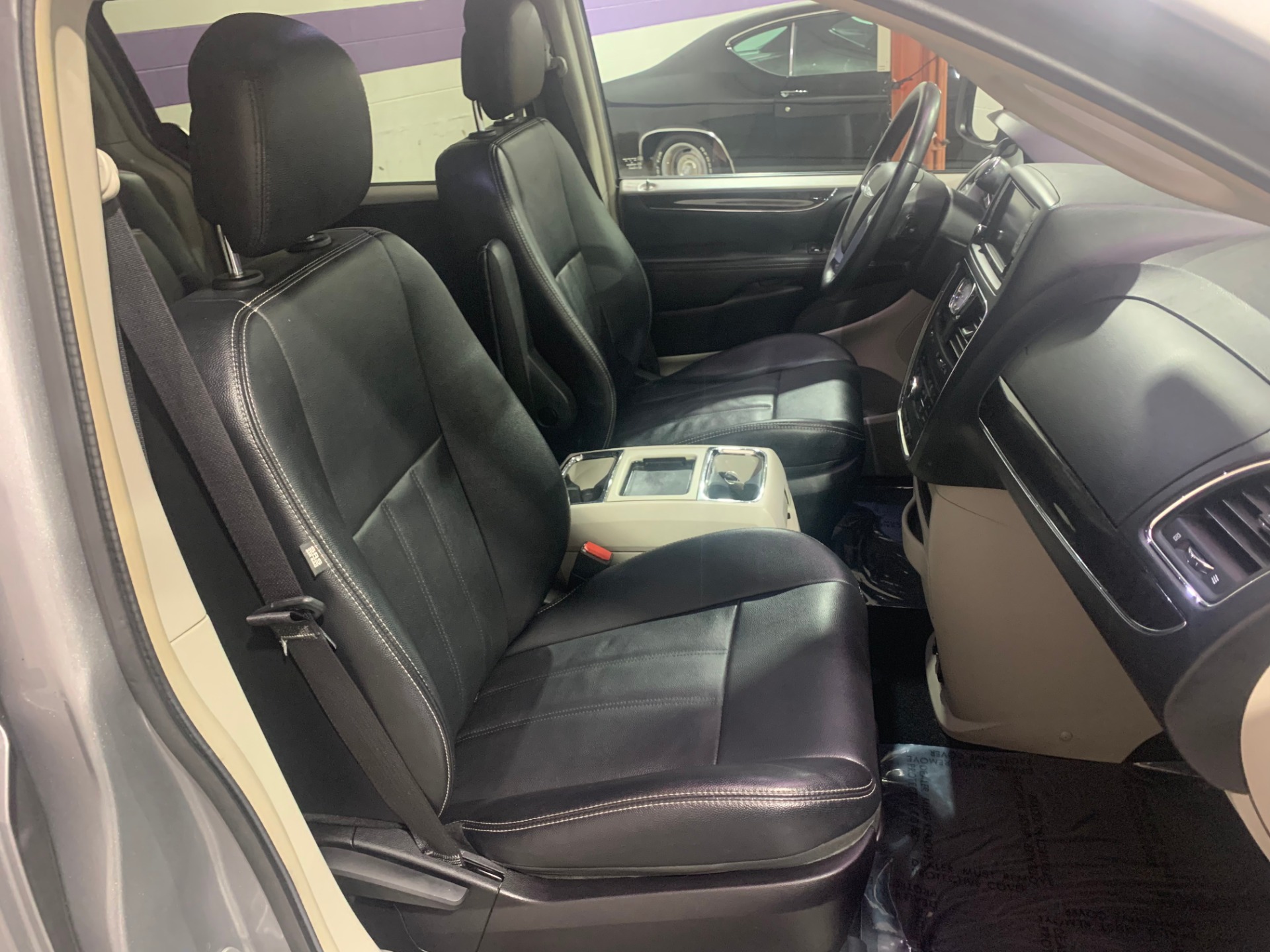 Used-2014-Chrysler-Town-and-Country-Touring