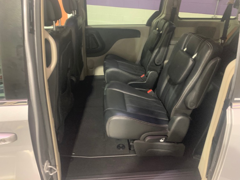 Used-2014-Chrysler-Town-and-Country-Touring