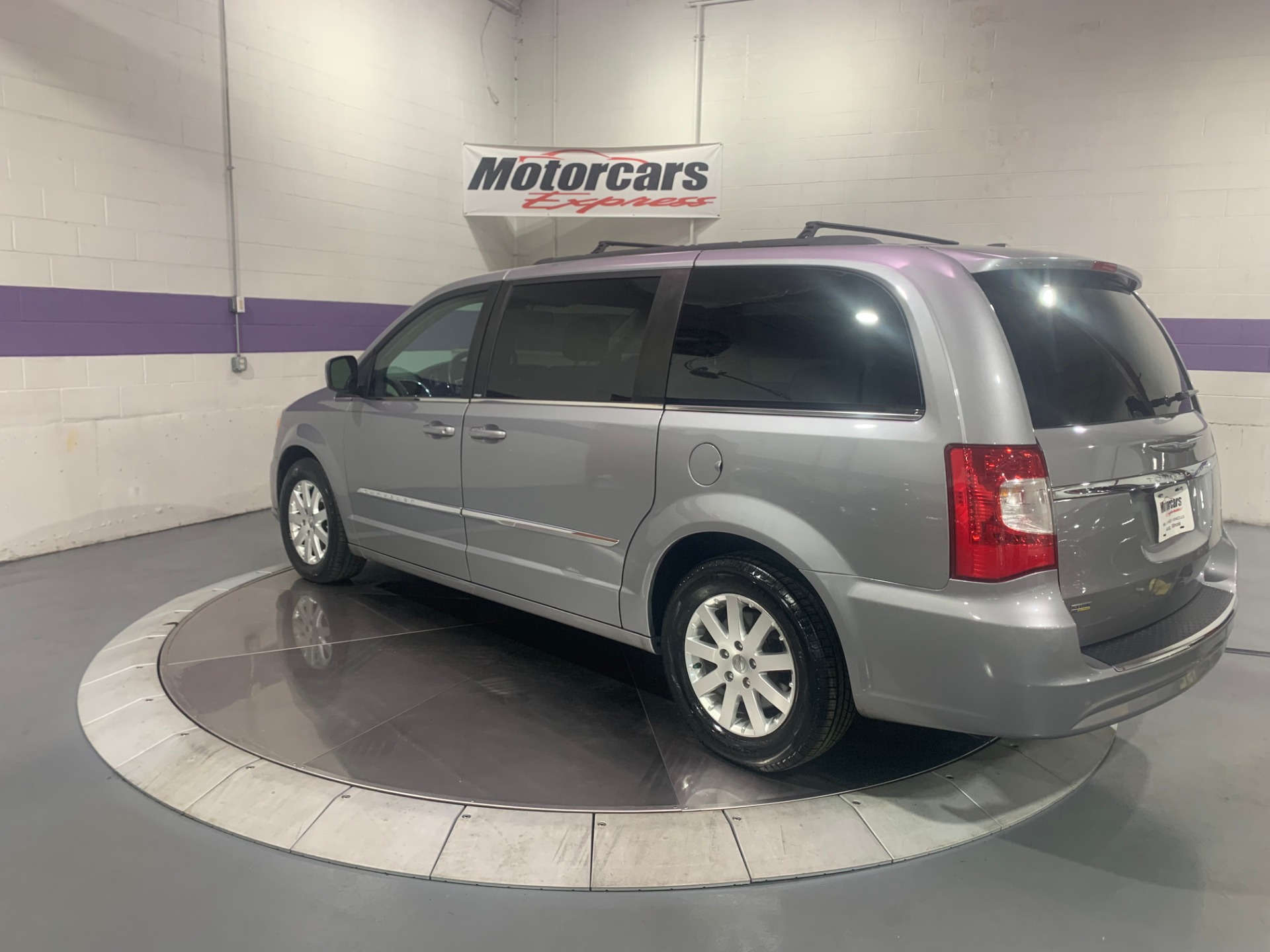 Used-2014-Chrysler-Town-and-Country-Touring