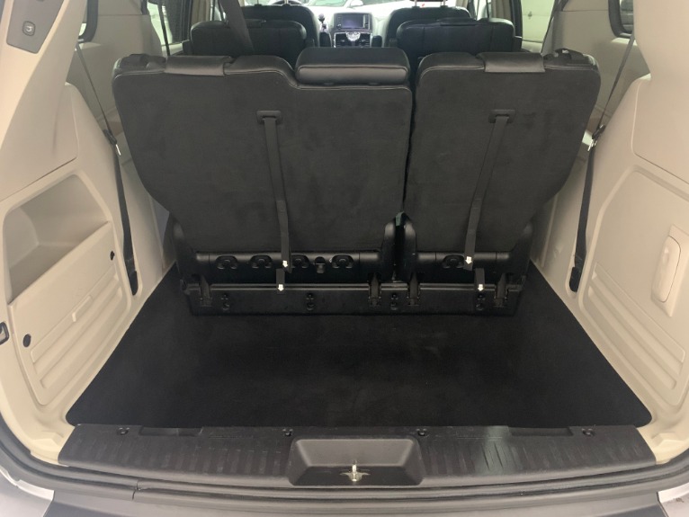 Used-2014-Chrysler-Town-and-Country-Touring