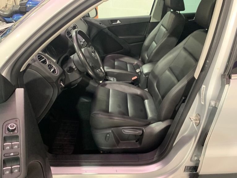 Used-2011-Volkswagen-Tiguan-SE-4Motion-AWD
