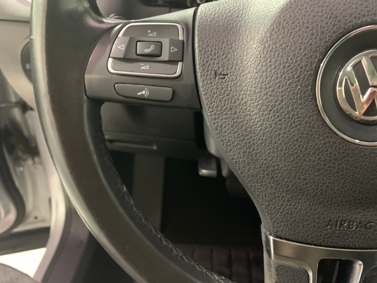 Used-2011-Volkswagen-Tiguan-SE-4Motion
