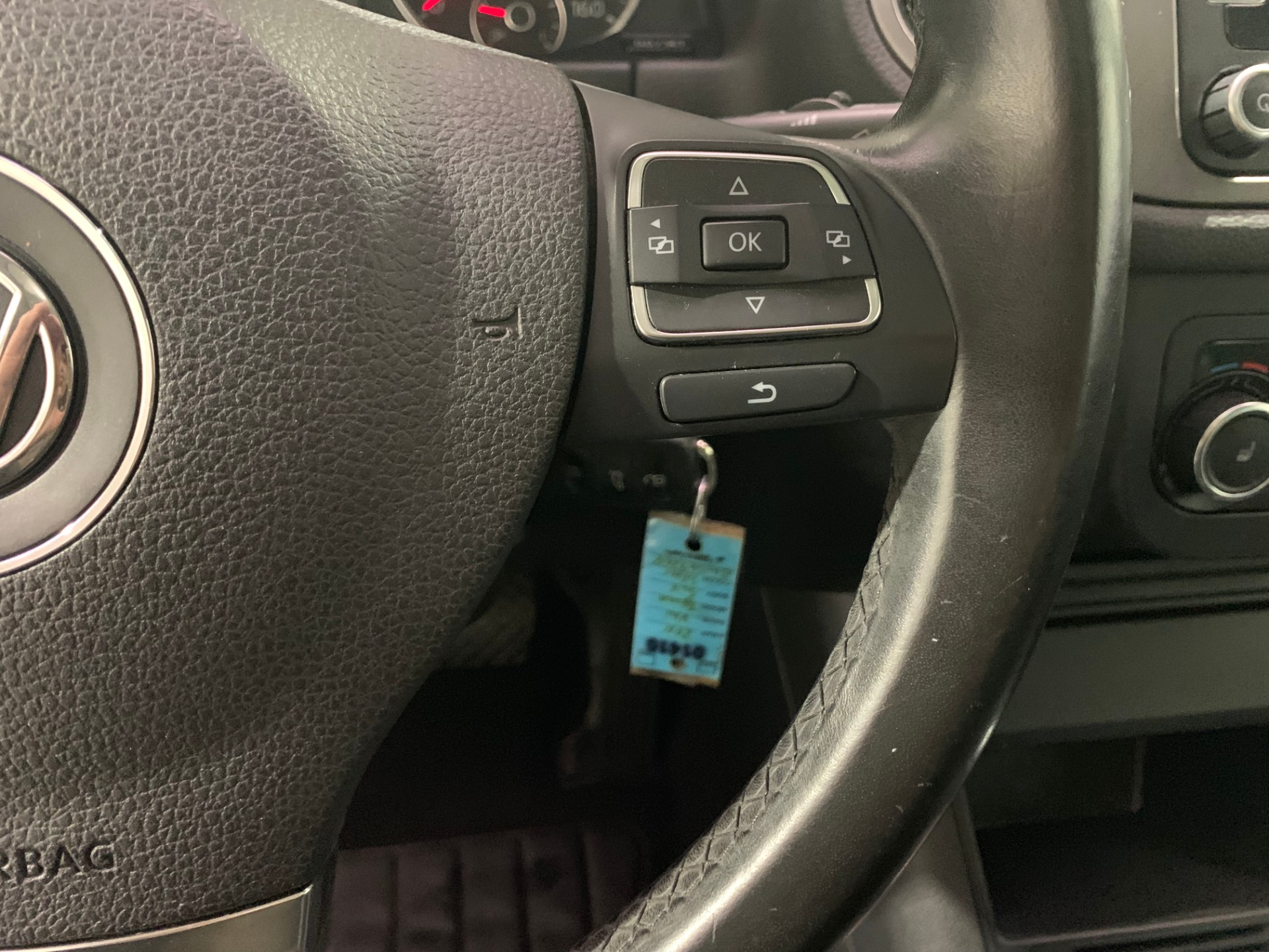 Used-2011-Volkswagen-Tiguan-SE-4Motion-AWD