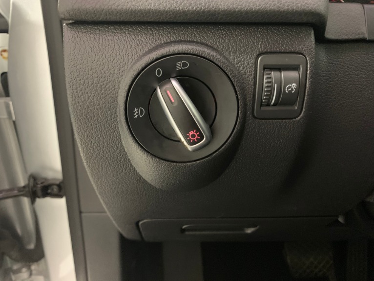 Used-2011-Volkswagen-Tiguan-SE-4Motion