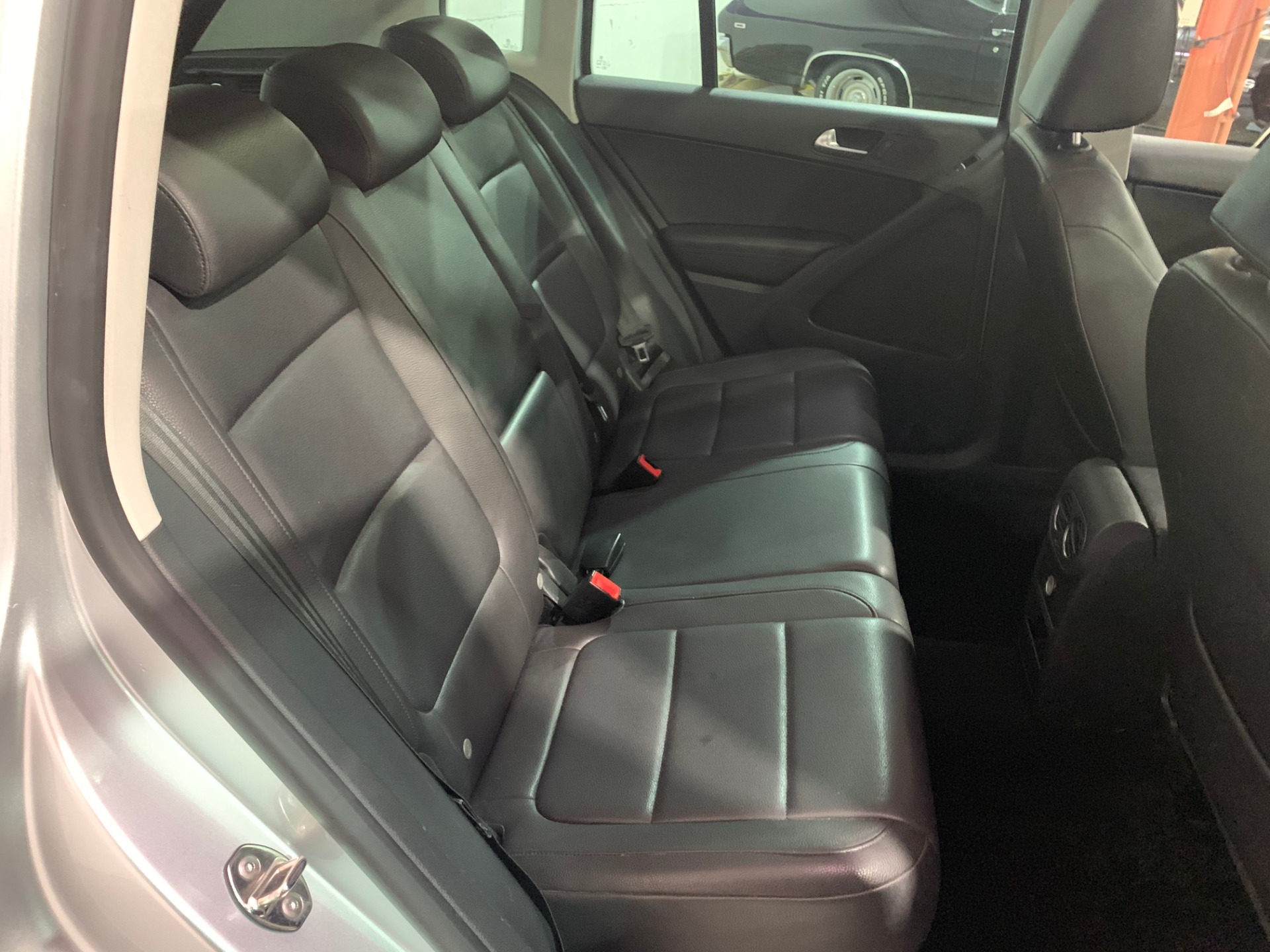 Used-2011-Volkswagen-Tiguan-SE-4Motion-AWD