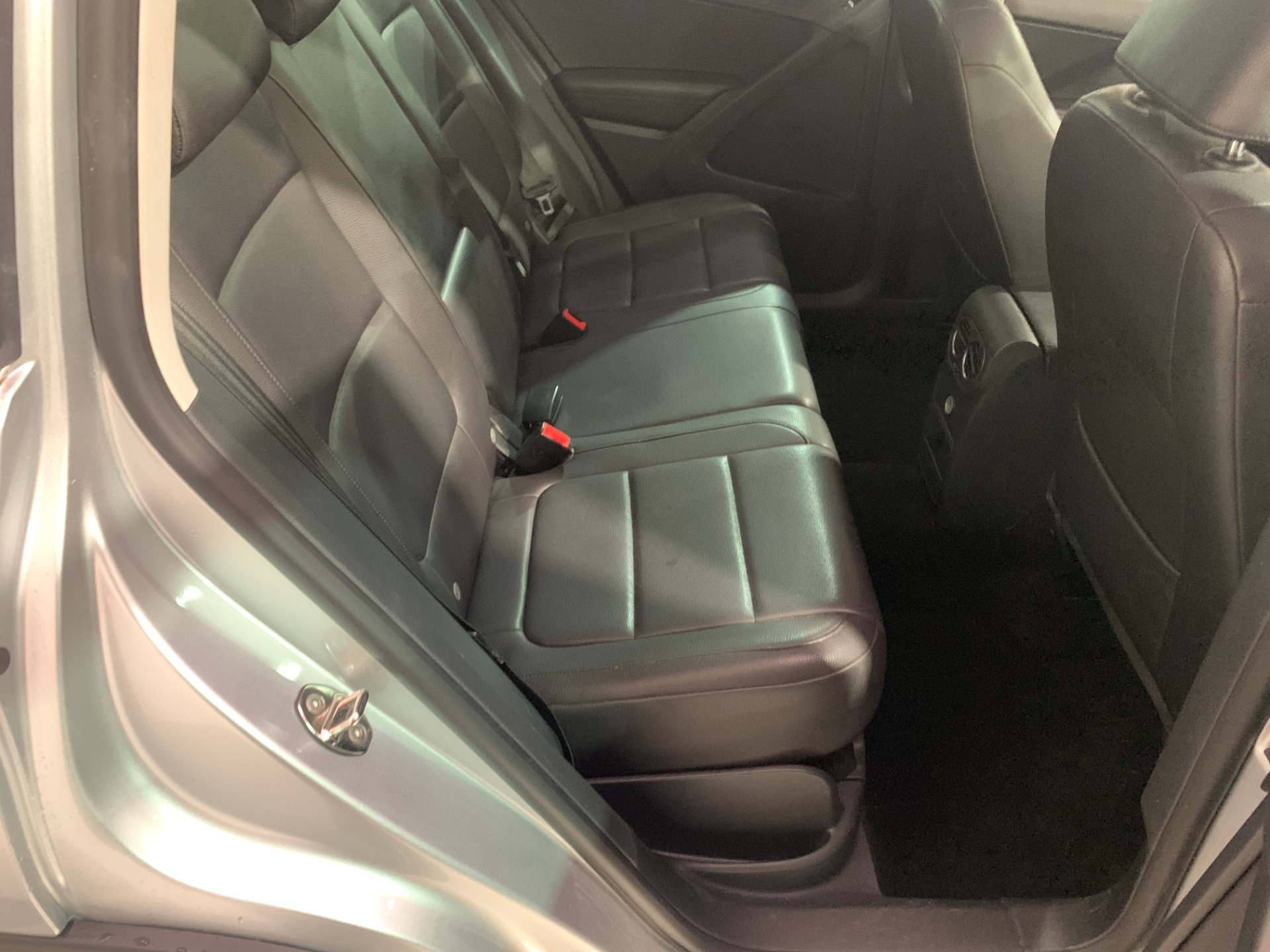 Used-2011-Volkswagen-Tiguan-SE-4Motion-AWD