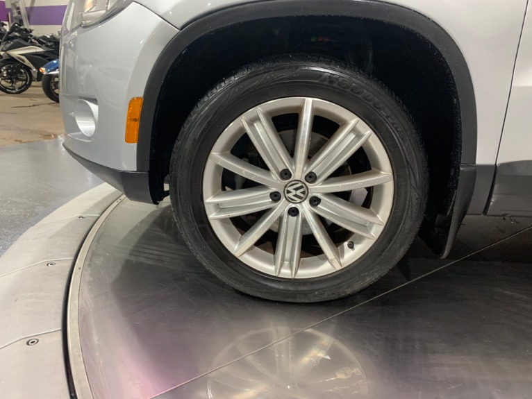 Used-2011-Volkswagen-Tiguan-SE-4Motion