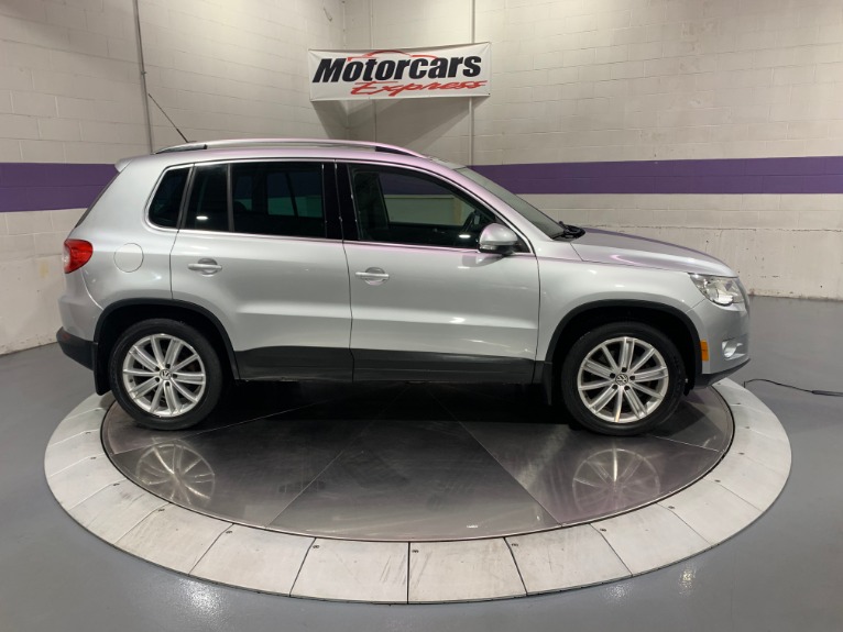 Used-2011-Volkswagen-Tiguan-SE-4Motion