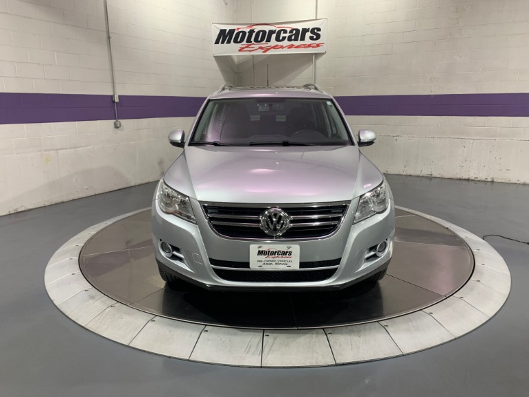Used-2011-Volkswagen-Tiguan-SE-4Motion