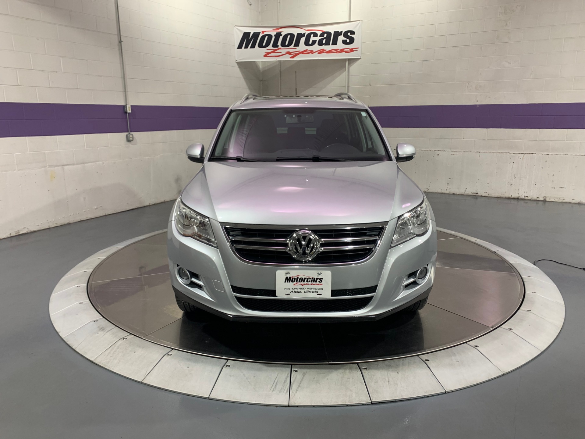 Used-2011-Volkswagen-Tiguan-SE-4Motion-AWD