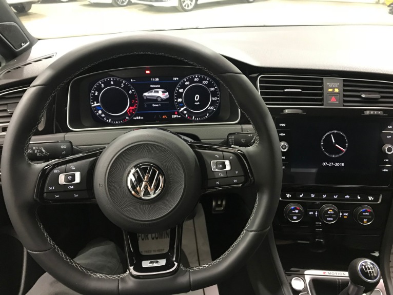 Used-2018-Volkswagen-Golf-R-AWD-4dr-Hatchback-6M