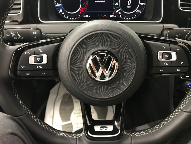 Used-2018-Volkswagen-Golf-R-AWD-4dr-Hatchback-6M