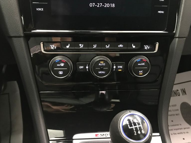 Used-2018-Volkswagen-Golf-R-AWD-4dr-Hatchback-6M