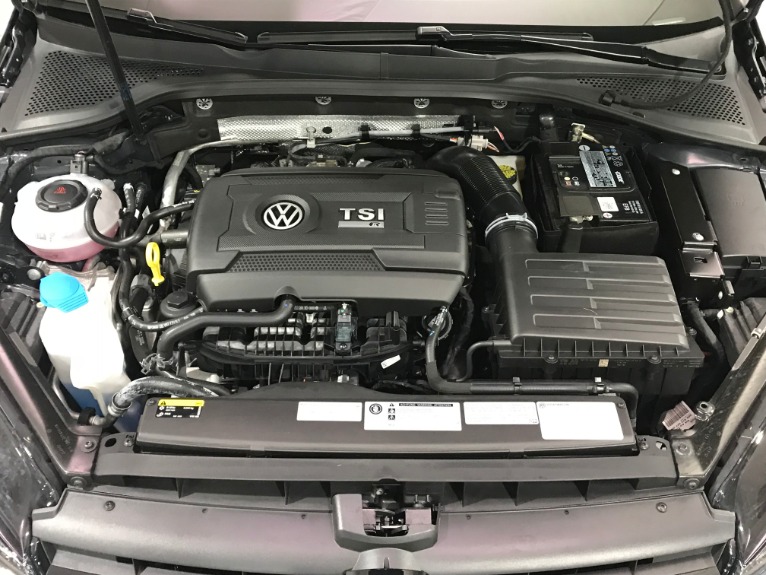 Used-2018-Volkswagen-Golf-R-AWD-4dr-Hatchback-6M