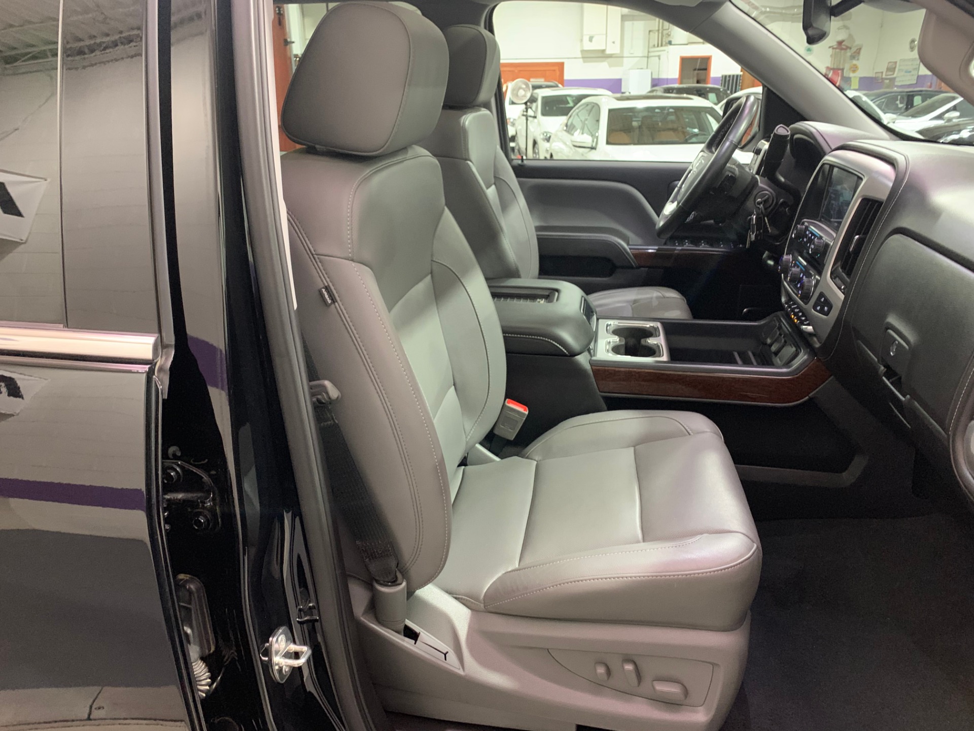 Used-2018-GMC-Sierra-1500-SLT-4X4