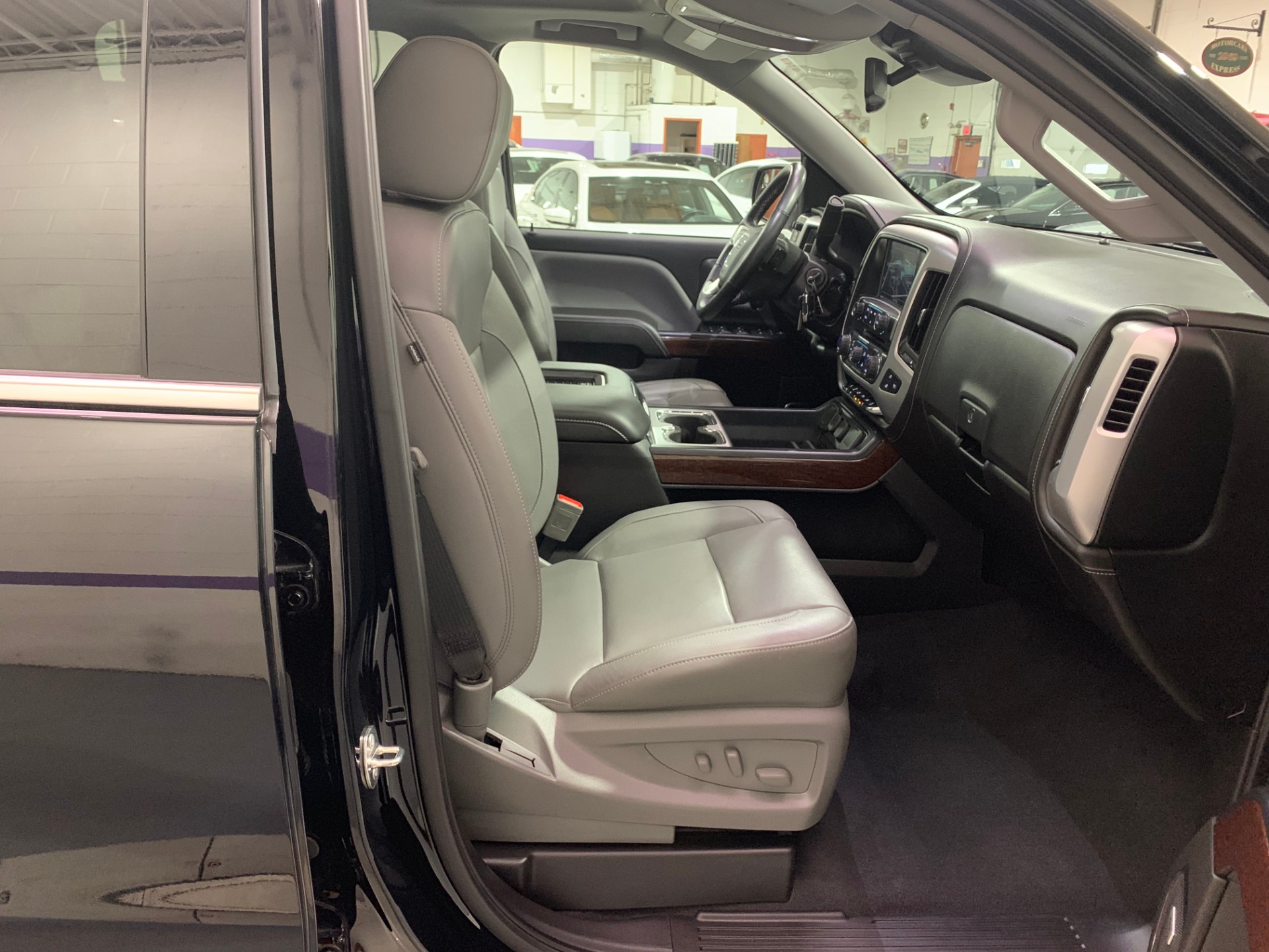 Used-2018-GMC-Sierra-1500-SLT-4X4