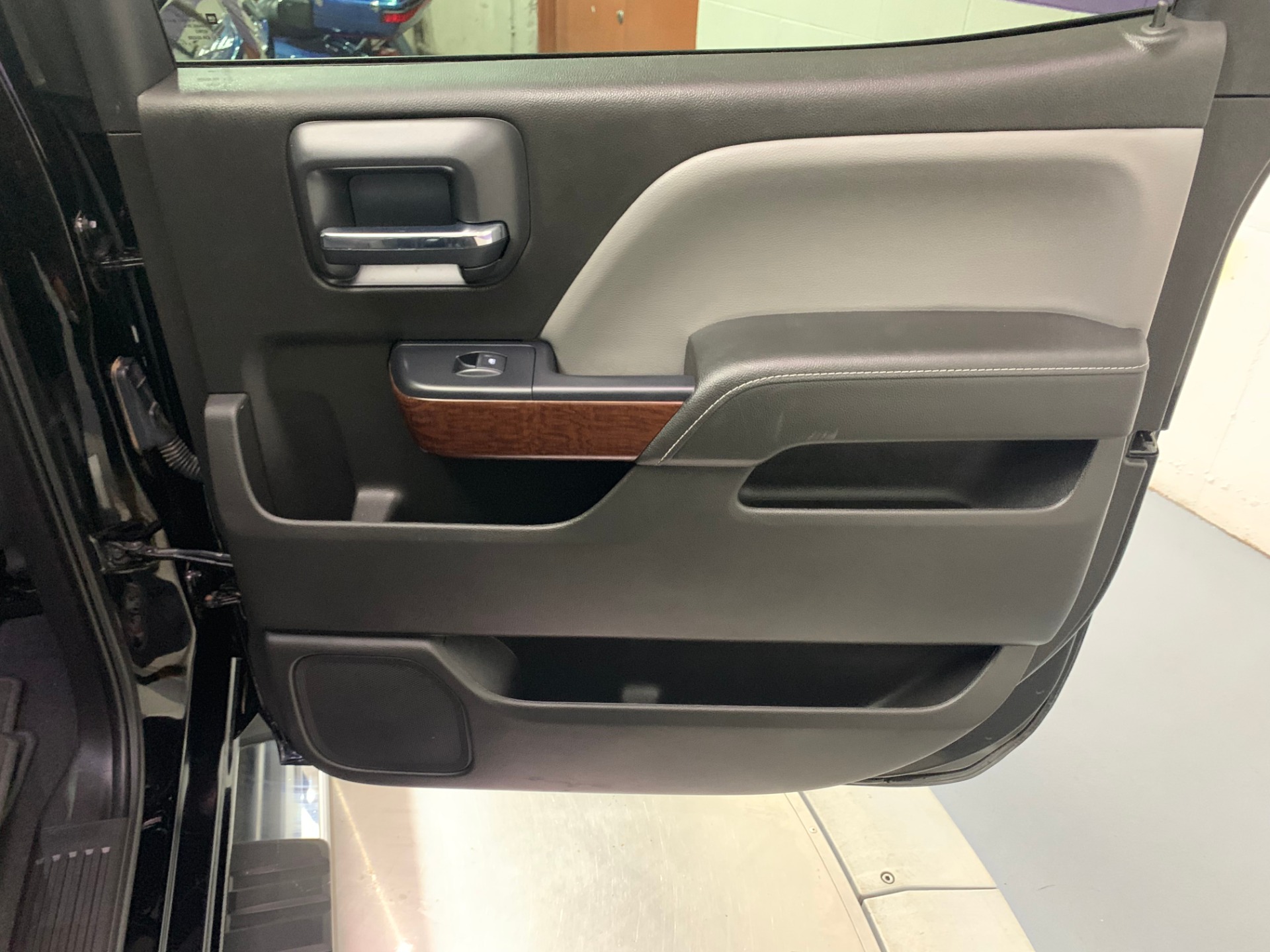 Used-2018-GMC-Sierra-1500-SLT-4X4