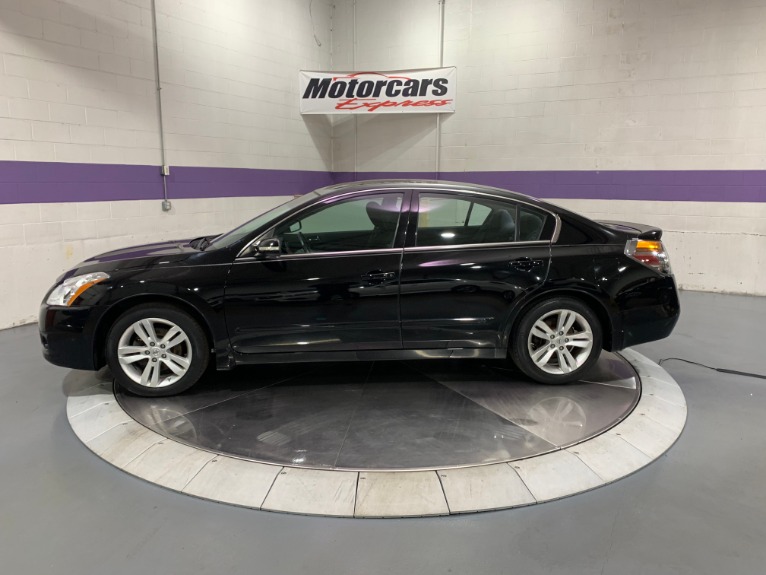 Used-2012-Nissan-Altima-35-SR-FWD