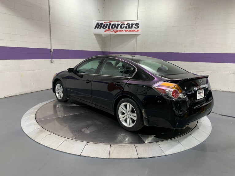 Used-2012-Nissan-Altima-35-SR-FWD