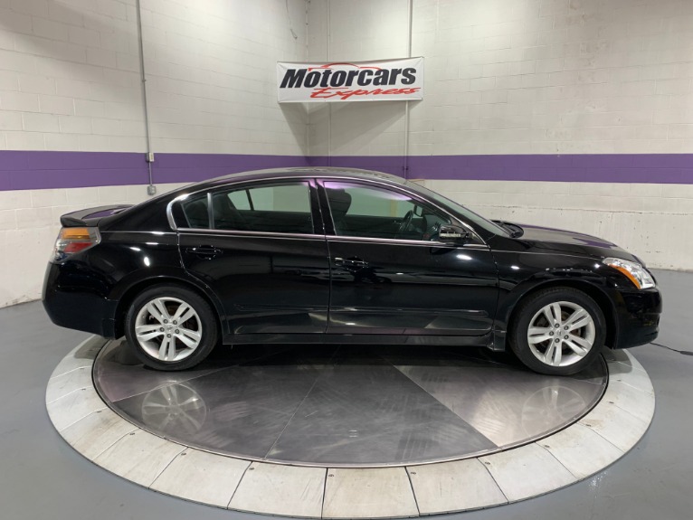 Used-2012-Nissan-Altima-35-SR-FWD