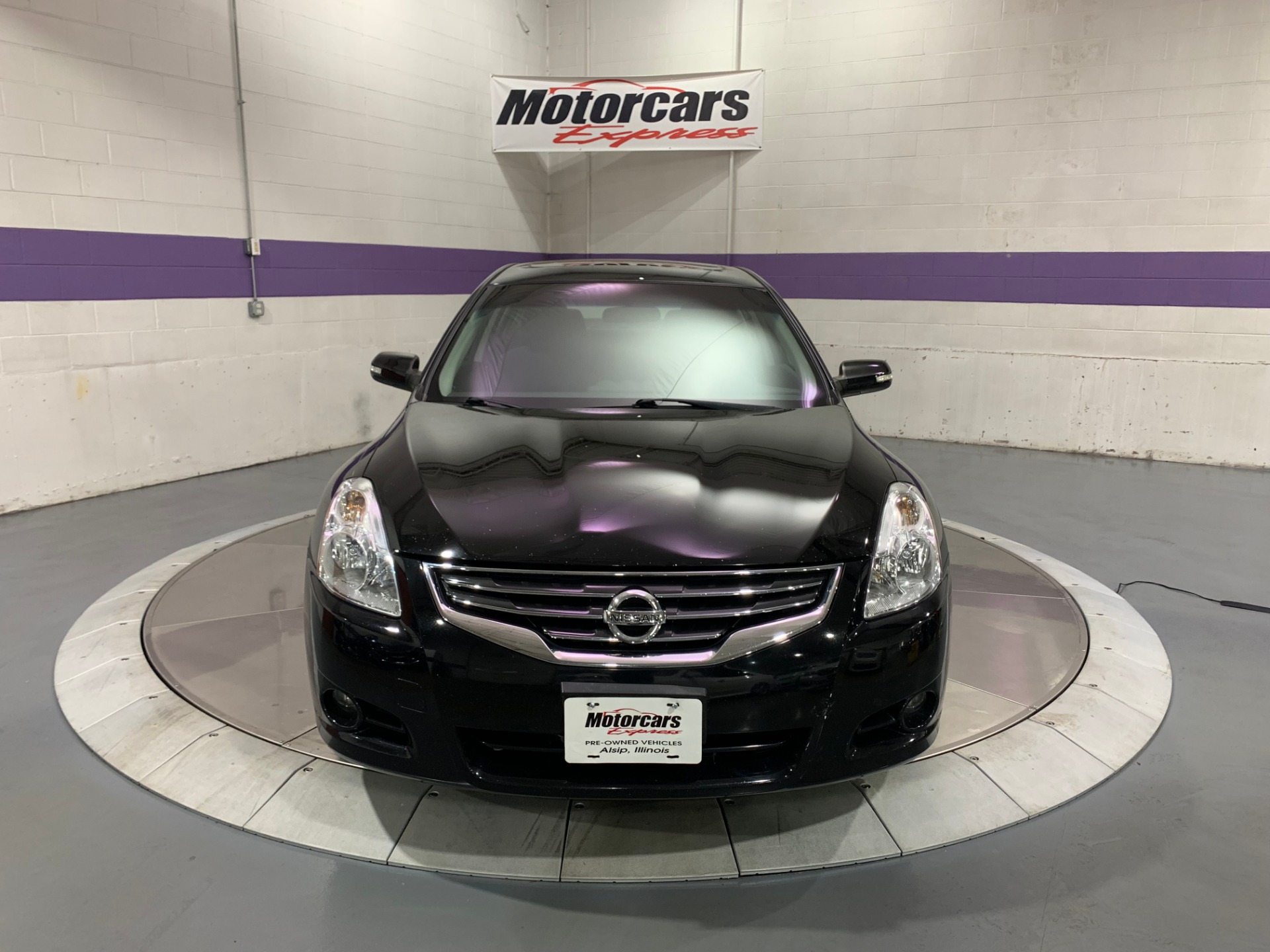 Used-2012-Nissan-Altima-35-SR-FWD