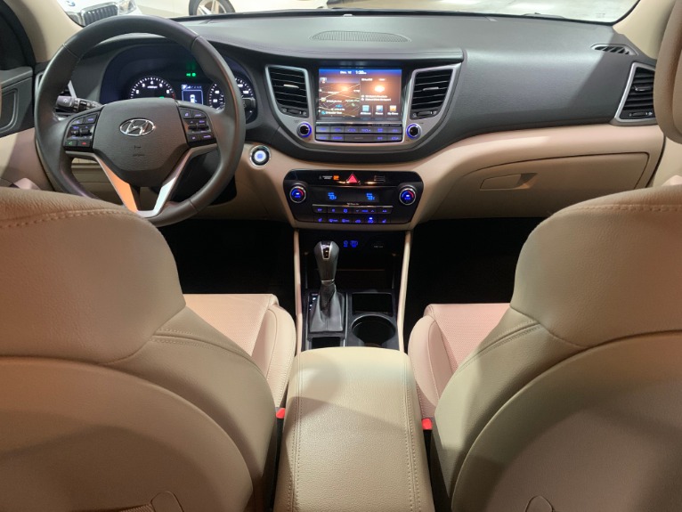 Used-2017-Hyundai-Tucson-SE-Plus-FWD