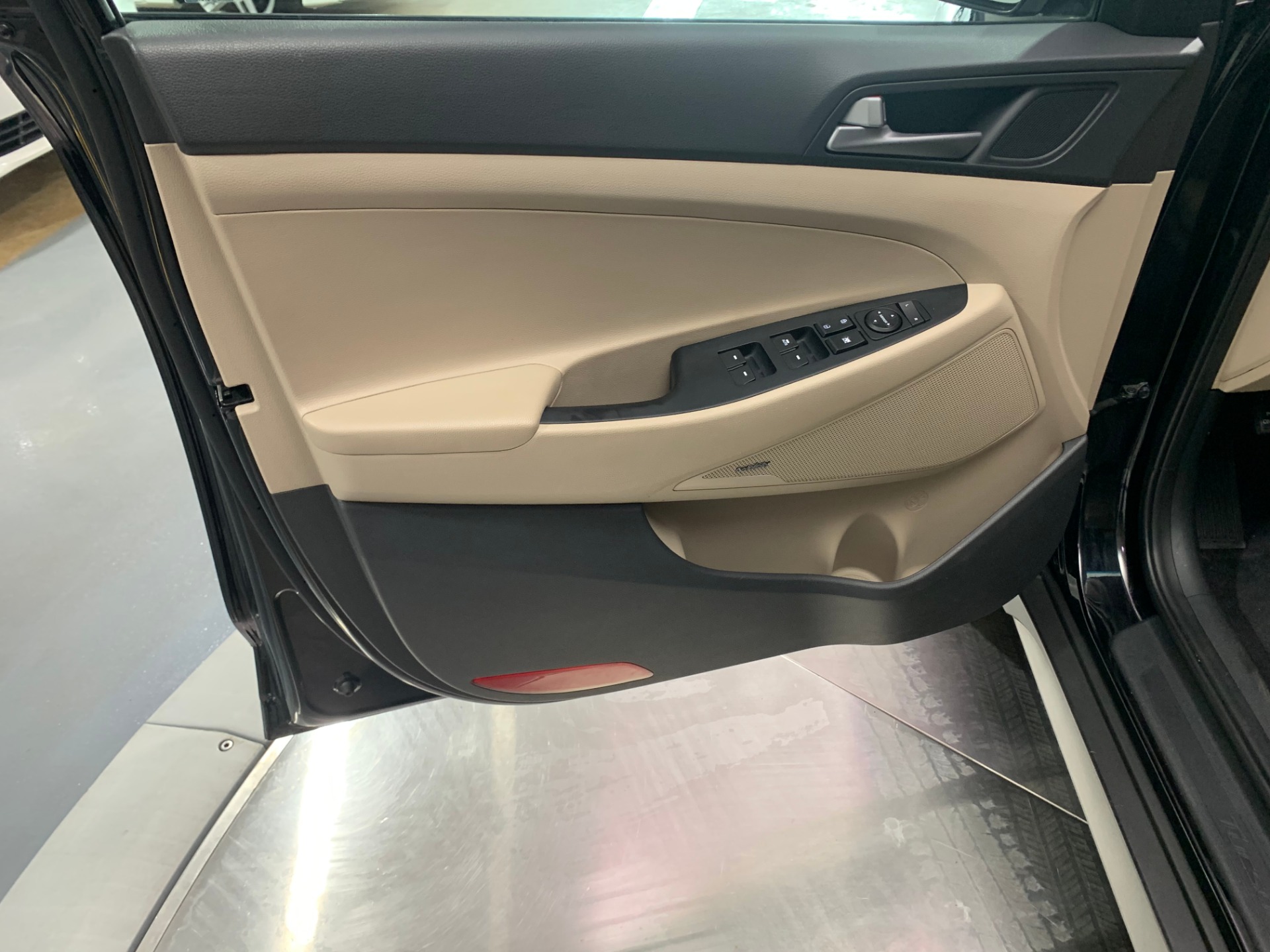 Used-2017-Hyundai-Tucson-SE-Plus-FWD
