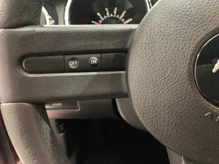 Used-2007-Ford-Mustang-V6-Deluxe-RWD