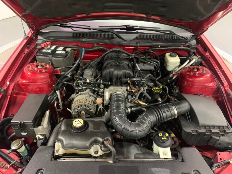 Used-2007-Ford-Mustang-V6-Deluxe-RWD