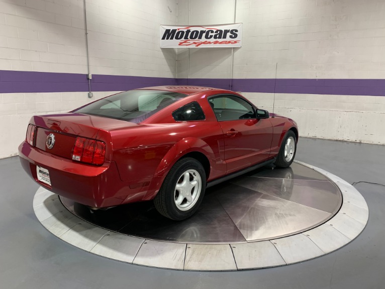 Used-2007-Ford-Mustang-V6-Deluxe-RWD