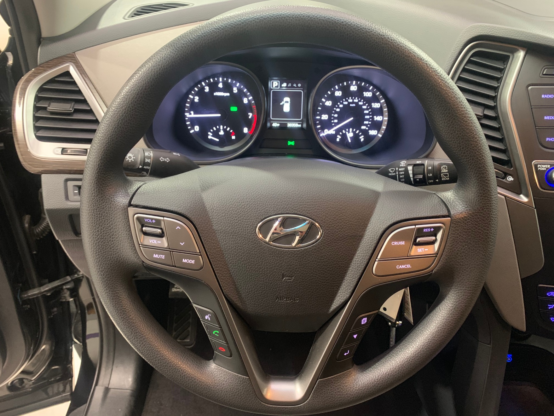 Used-2017-Hyundai-Santa-Fe-Sport-24L-AWD