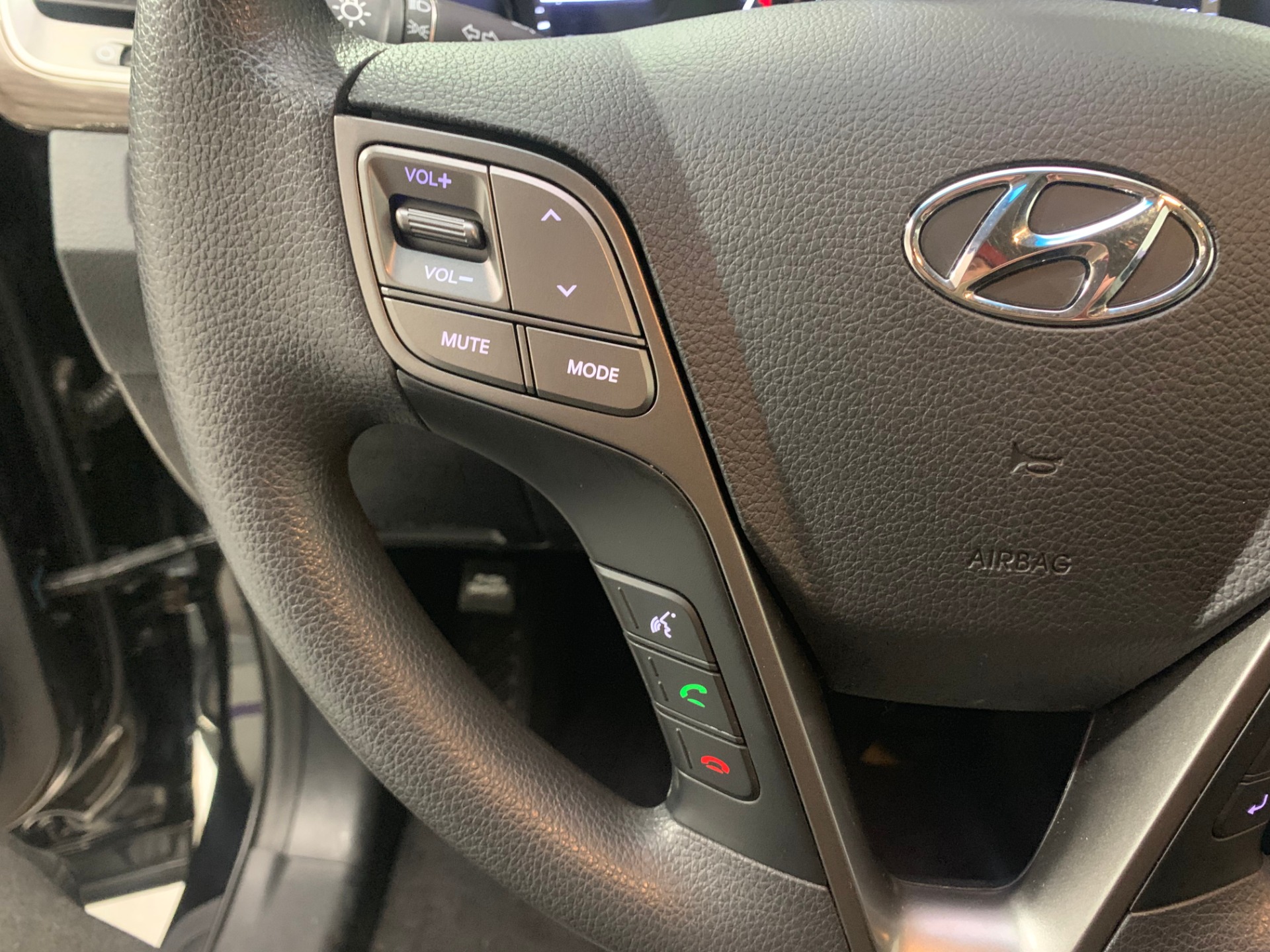 Used-2017-Hyundai-Santa-Fe-Sport-24L-AWD