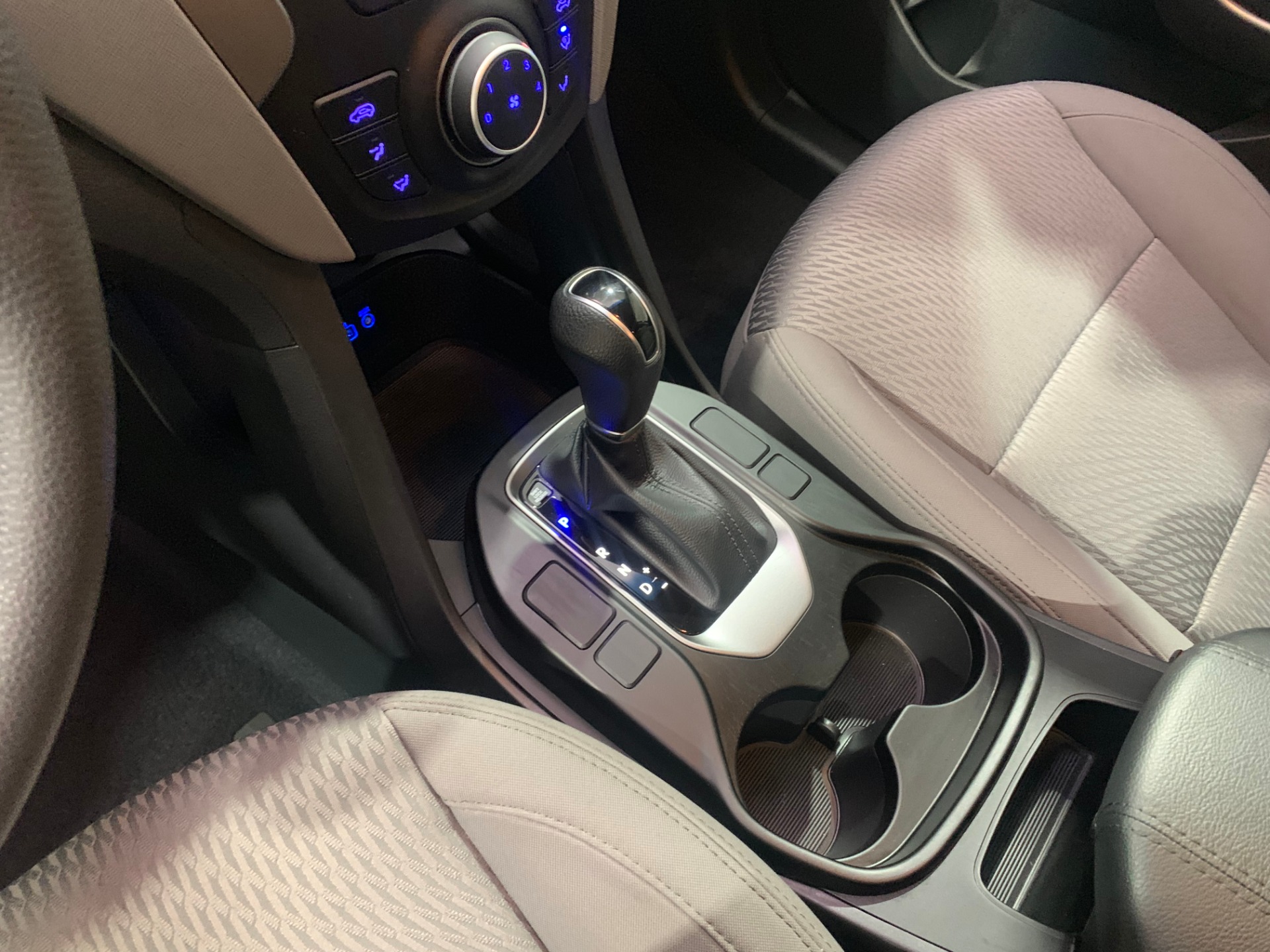 Used-2017-Hyundai-Santa-Fe-Sport-24L-AWD