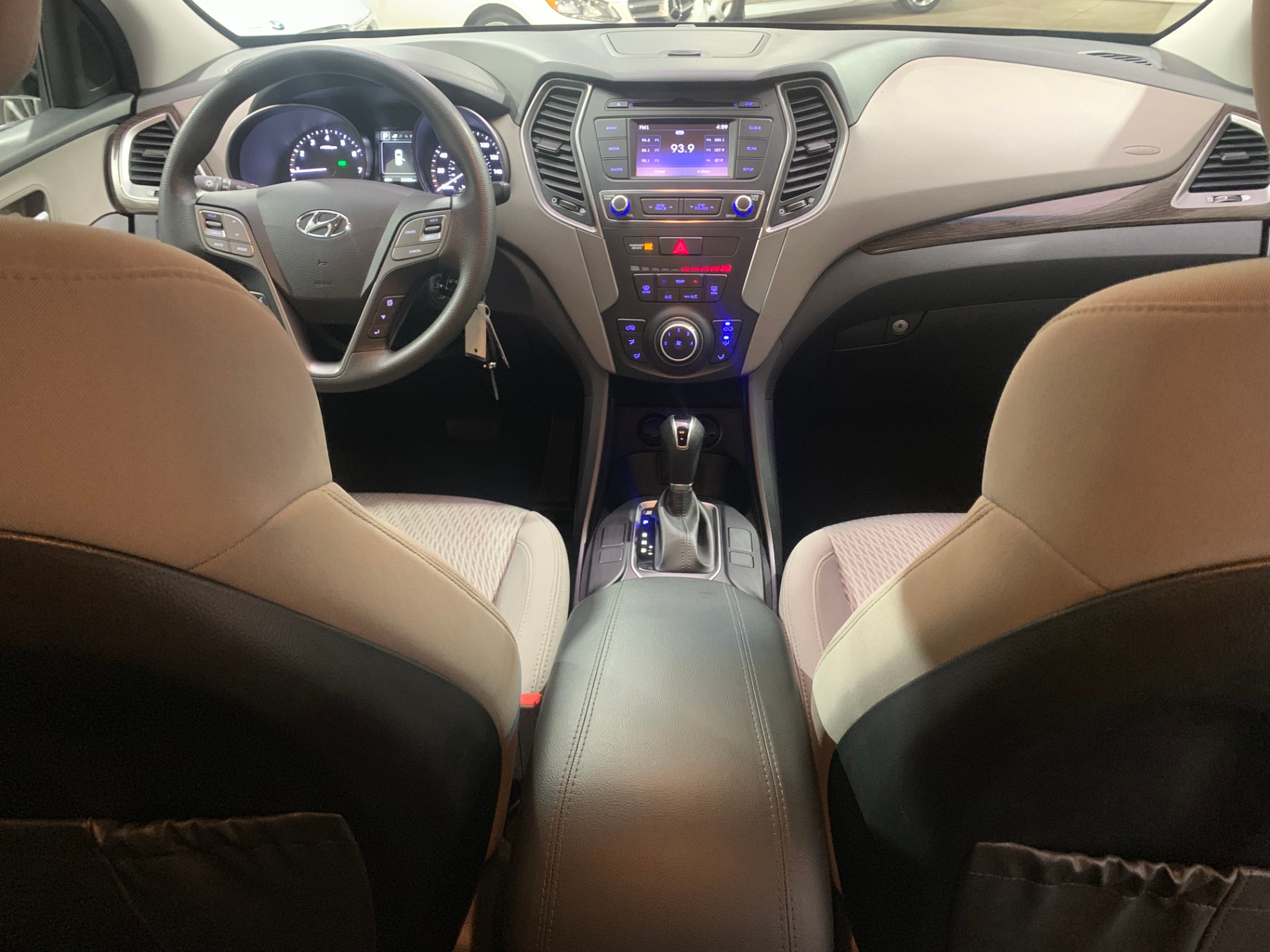 Used-2017-Hyundai-Santa-Fe-Sport-24L-AWD