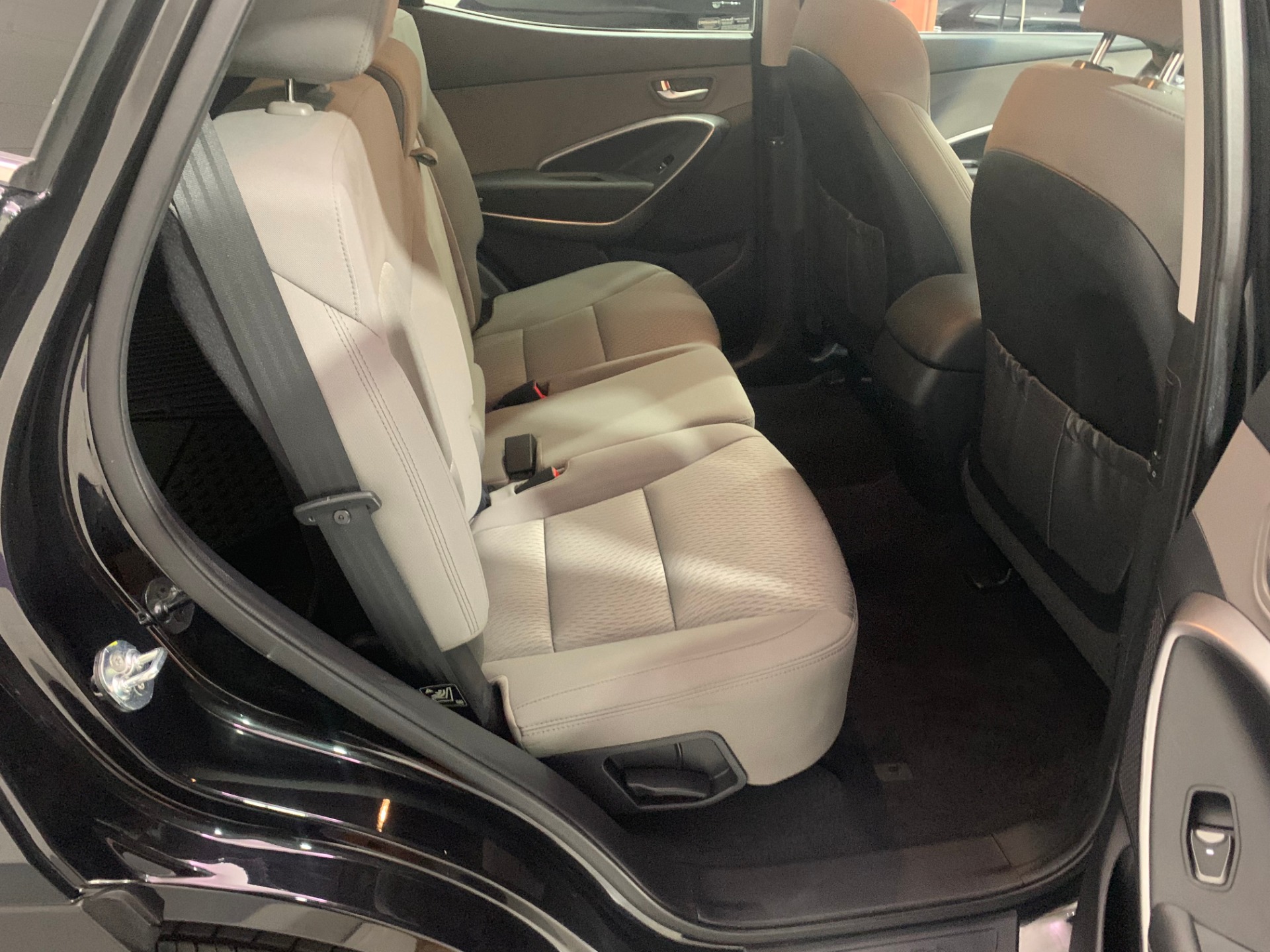 Used-2017-Hyundai-Santa-Fe-Sport-24L-AWD