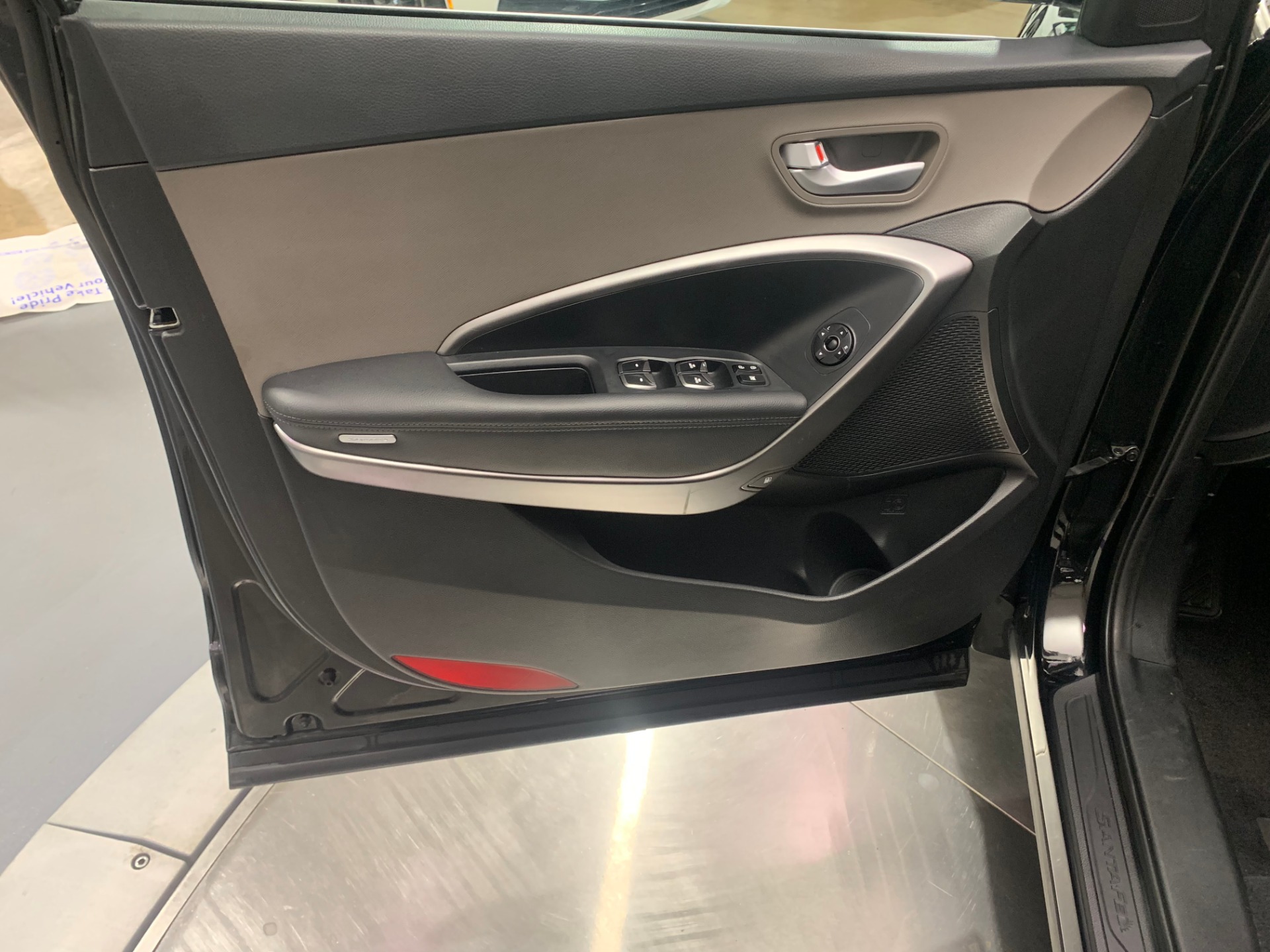 Used-2017-Hyundai-Santa-Fe-Sport-24L-AWD