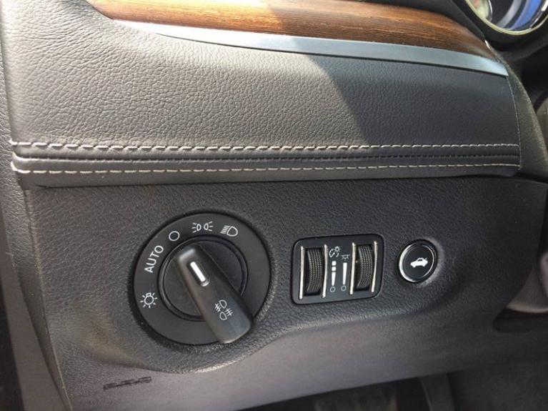 Used-2012-Chrysler-300-C-Luxury-Series-4dr-Sedan