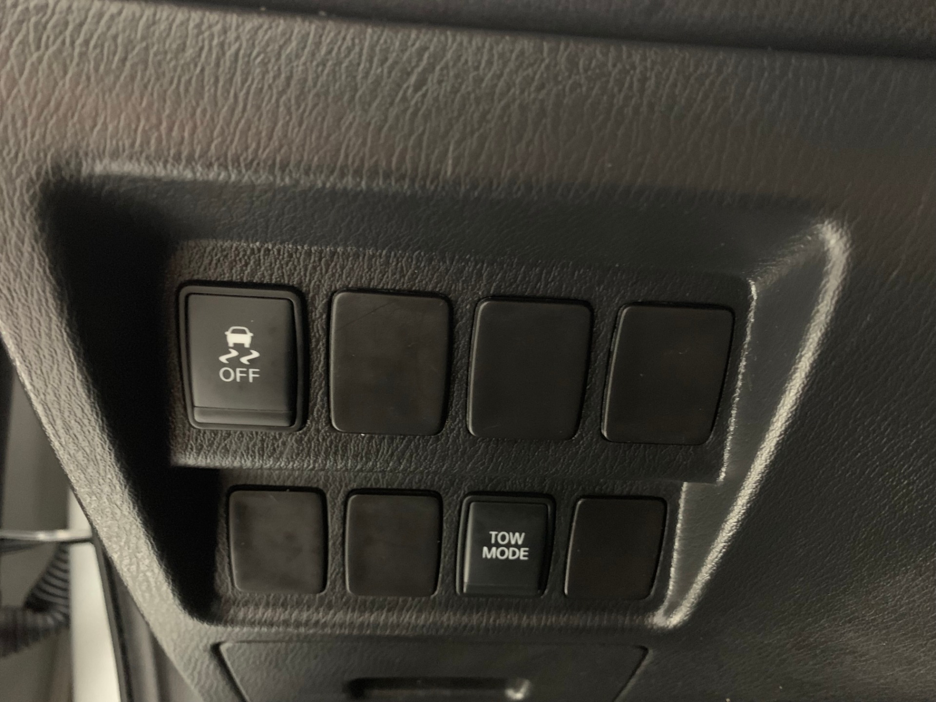 Used-2015-Nissan-Pathfinder-SV-FWD