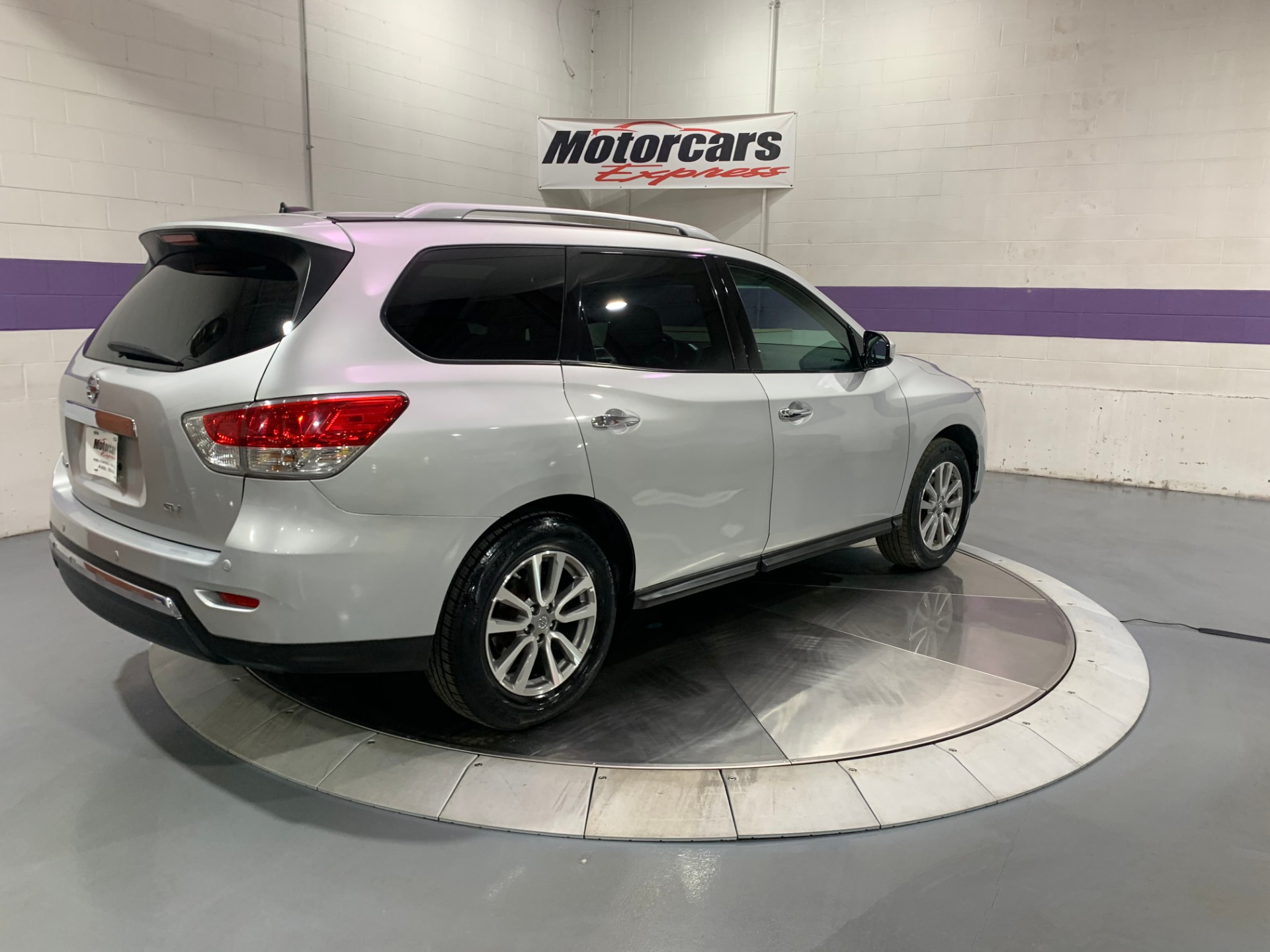 Used-2015-Nissan-Pathfinder-SV-FWD