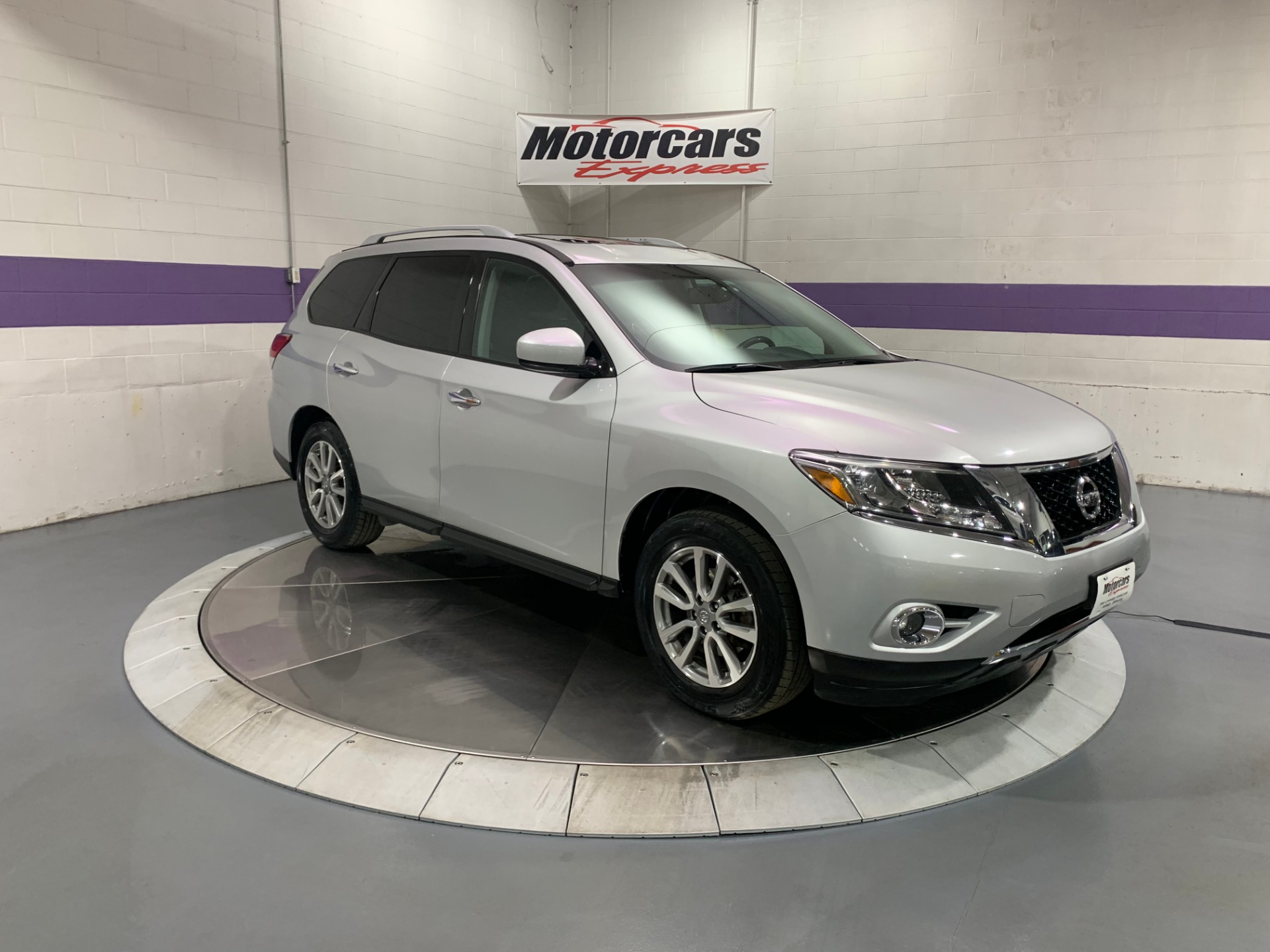 Used-2015-Nissan-Pathfinder-SV-FWD