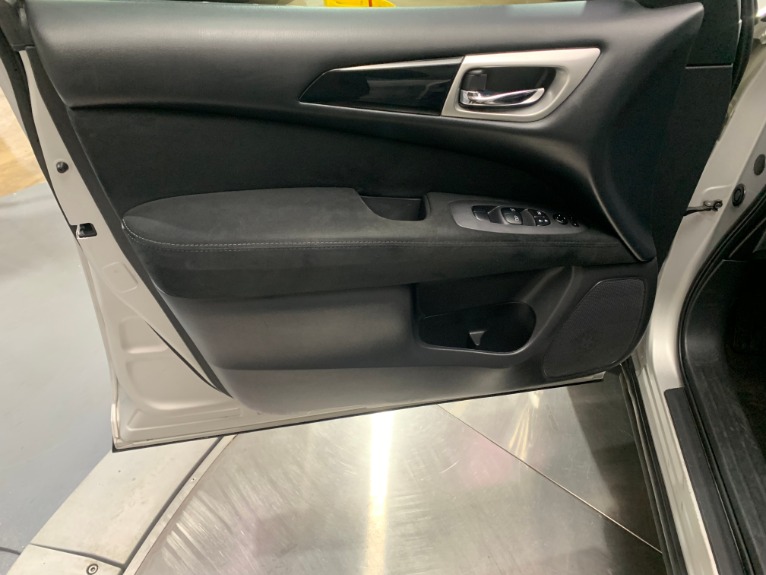 Used-2015-Nissan-Pathfinder-SV-FWD