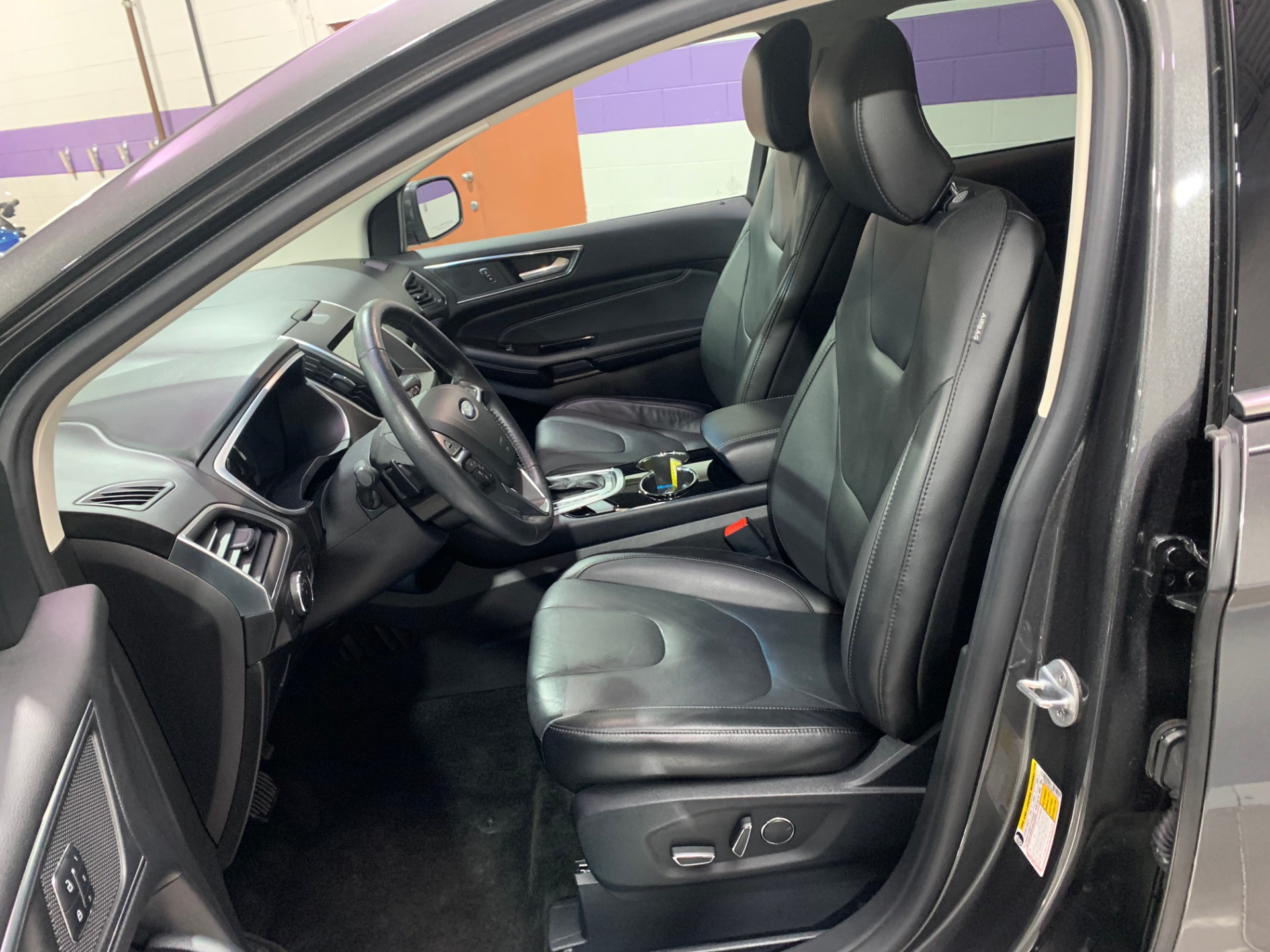 Used-2017-Ford-Edge-Titanium