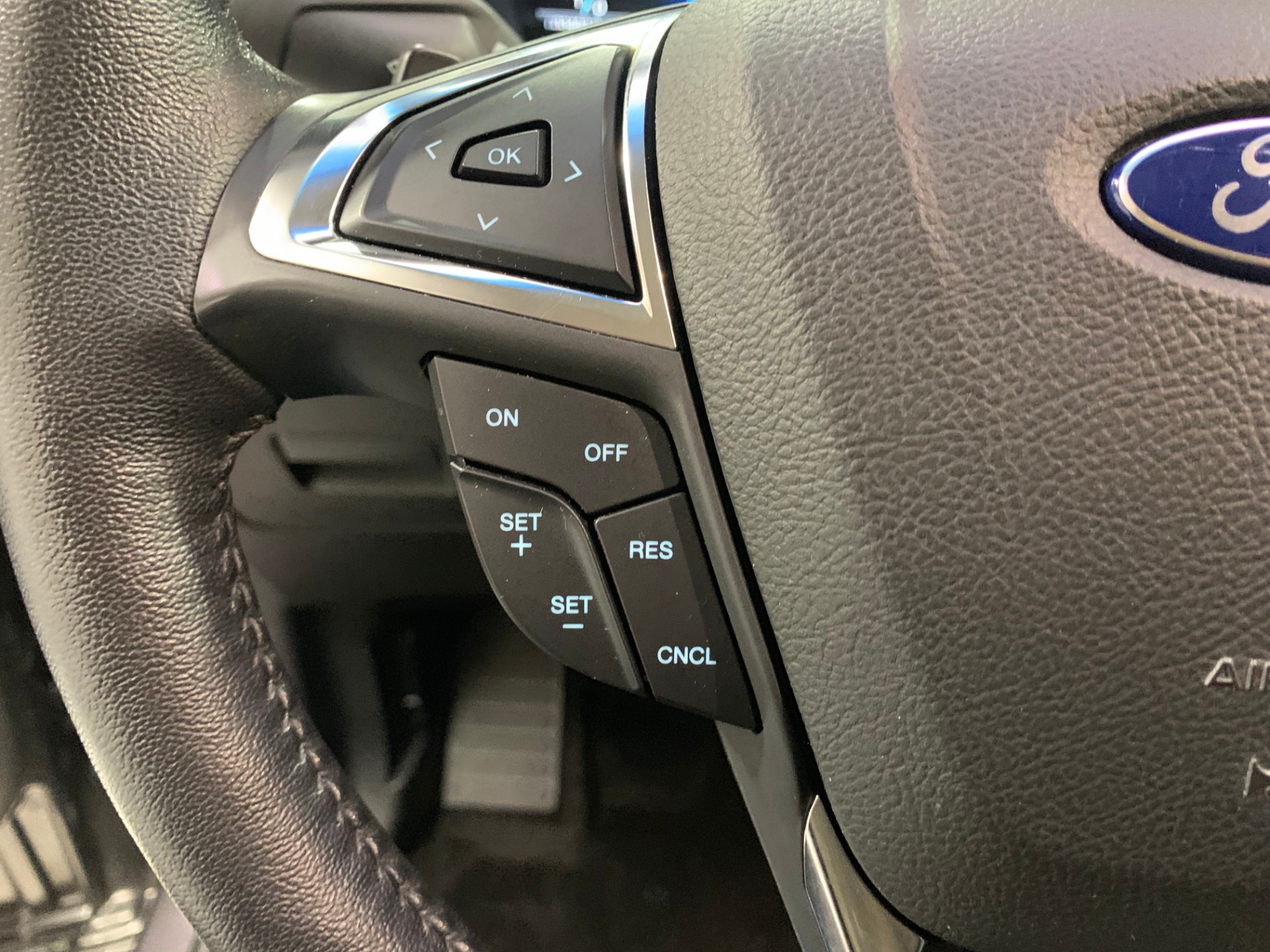 Used-2017-Ford-Edge-Titanium