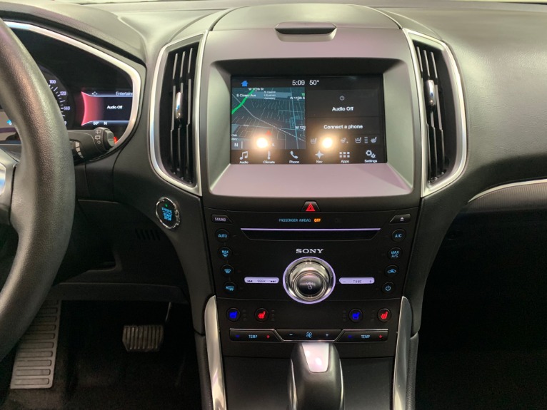 Used-2017-Ford-Edge-Titanium