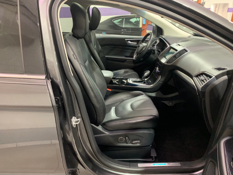 Used-2017-Ford-Edge-Titanium