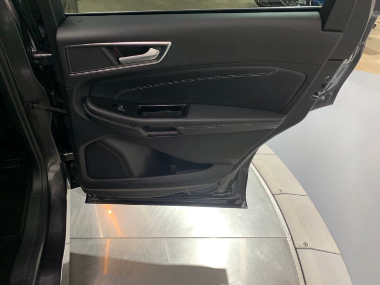 Used-2017-Ford-Edge-Titanium
