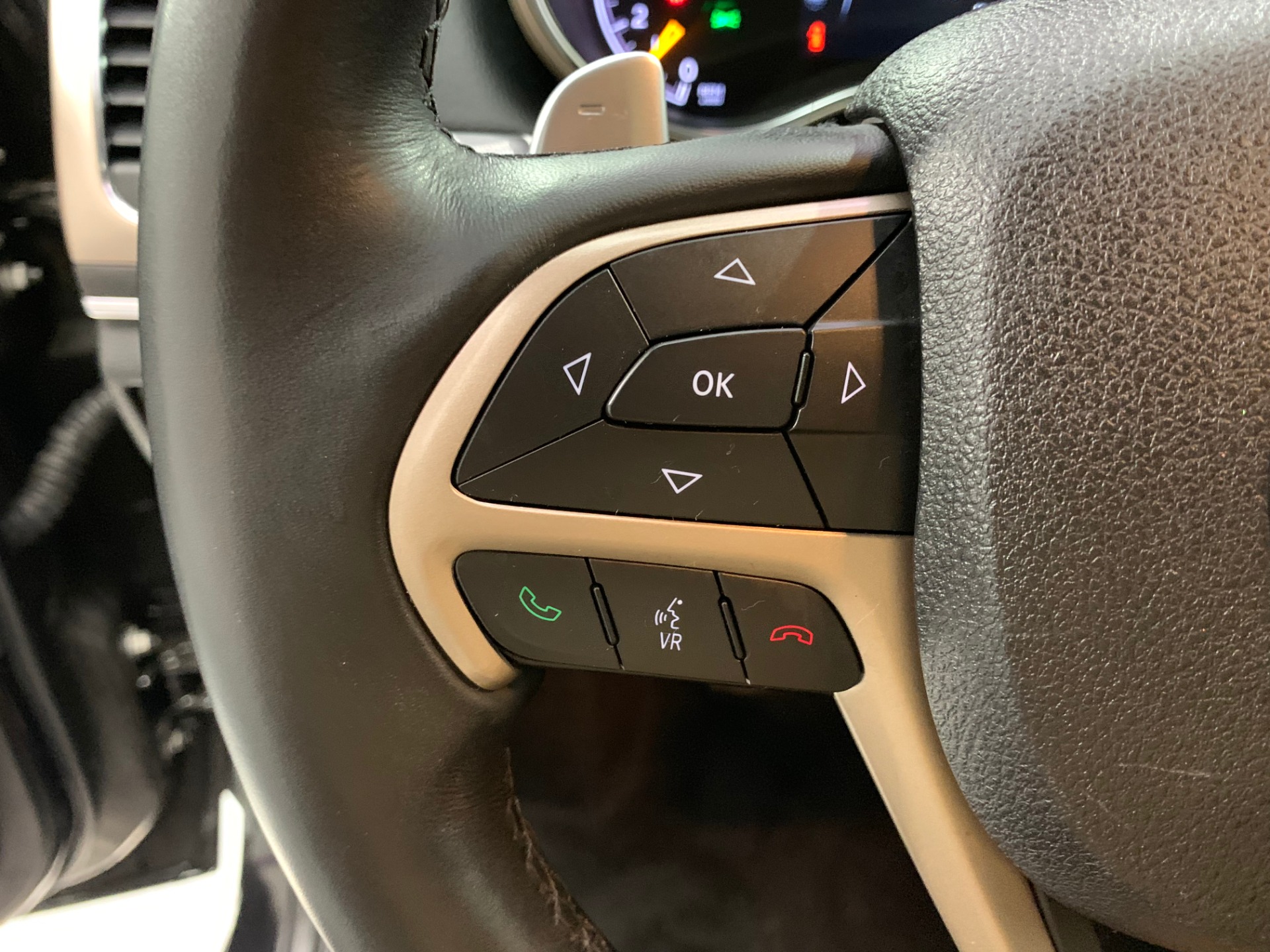 Used-2015-Jeep-Grand-Cherokee-Limited-4X4