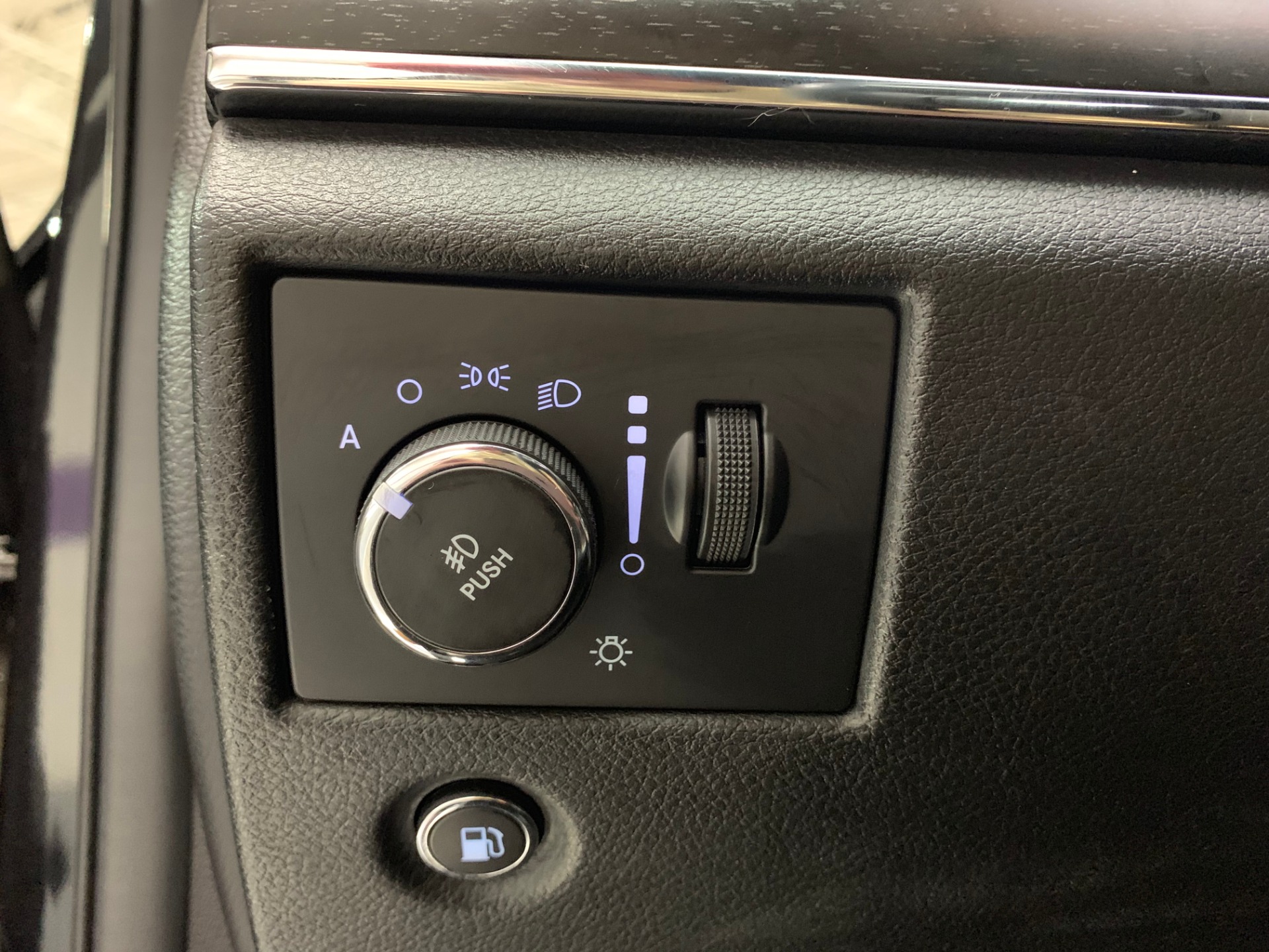 Used-2015-Jeep-Grand-Cherokee-Limited-4X4
