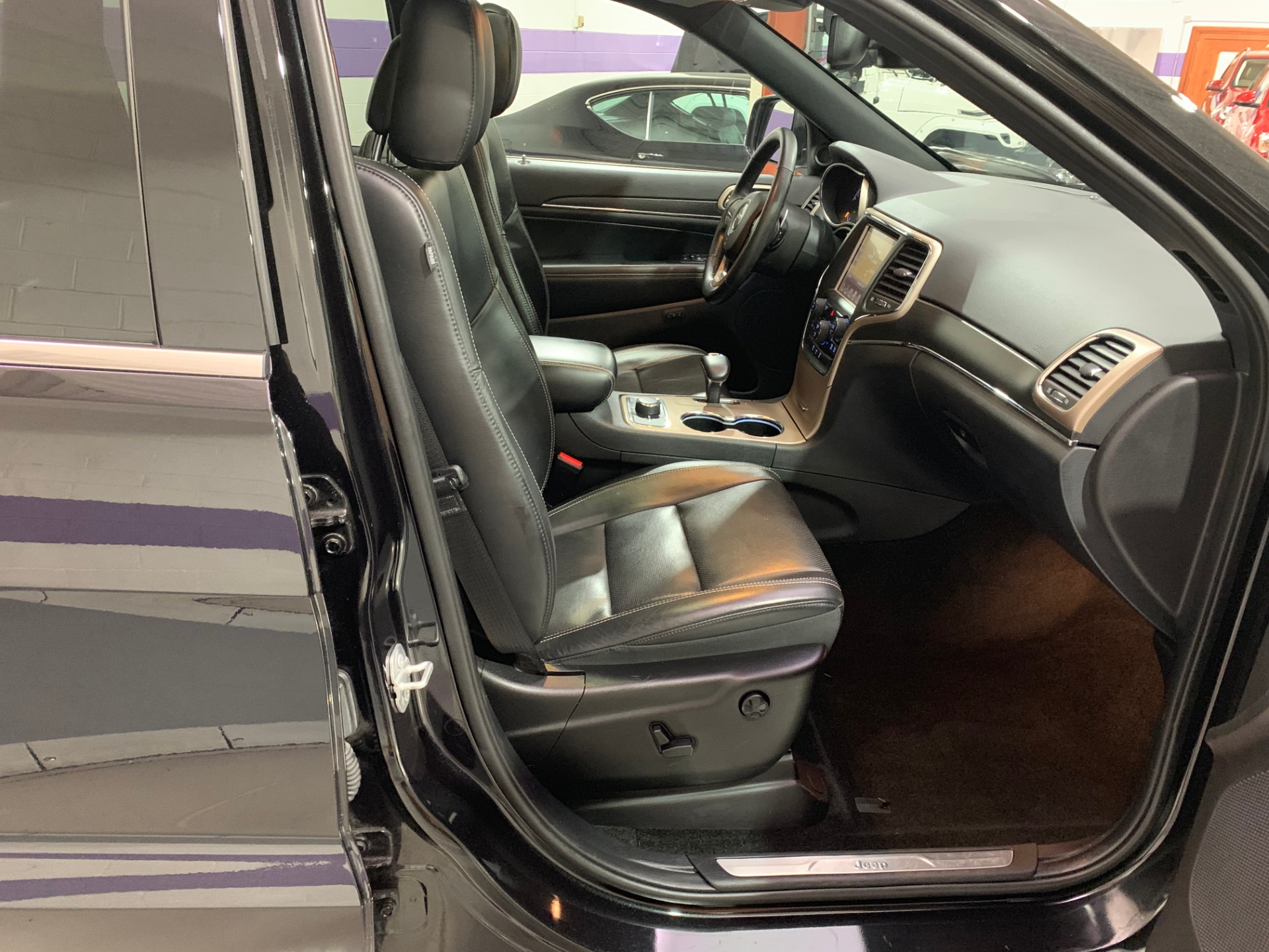 Used-2015-Jeep-Grand-Cherokee-Limited-4X4